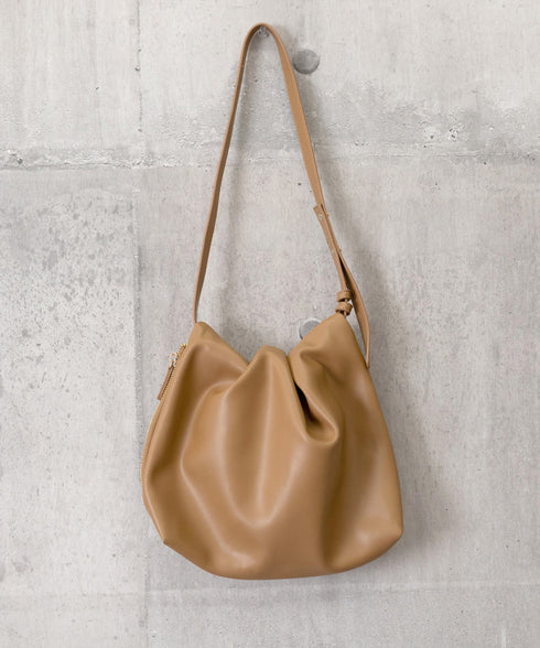 ショルダーバッグ 韓国風 ギャザーバッグ レディース ワンハンドルバッグ フェイクレザー トートバッグ 2way 肩掛けバッグ おしゃれ PUレザー 大人可愛い鞄 77XDD-001